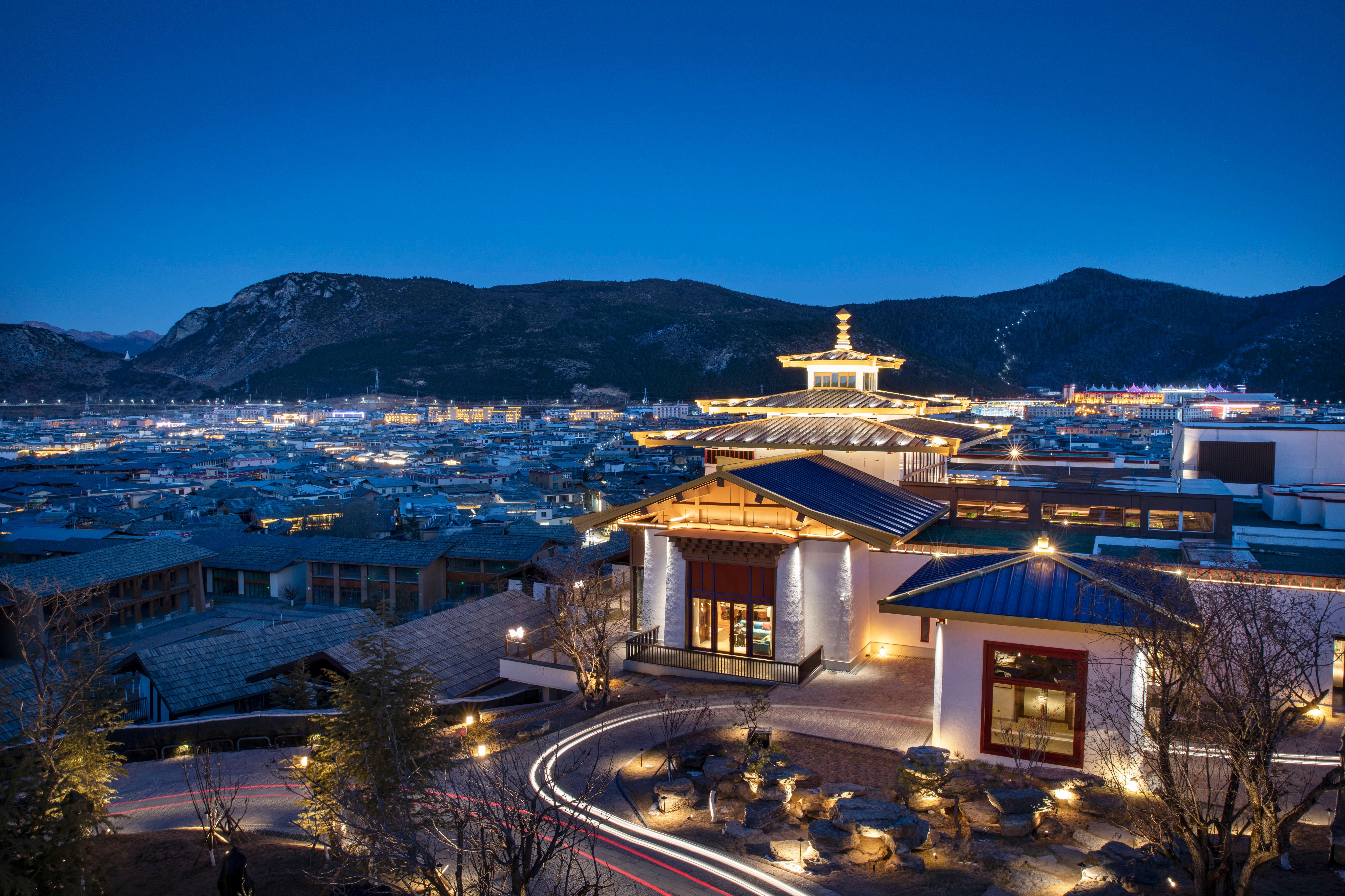 Hotel Indigo Diqing Moonlight City By Ihg Shangri-La Exteriör bild